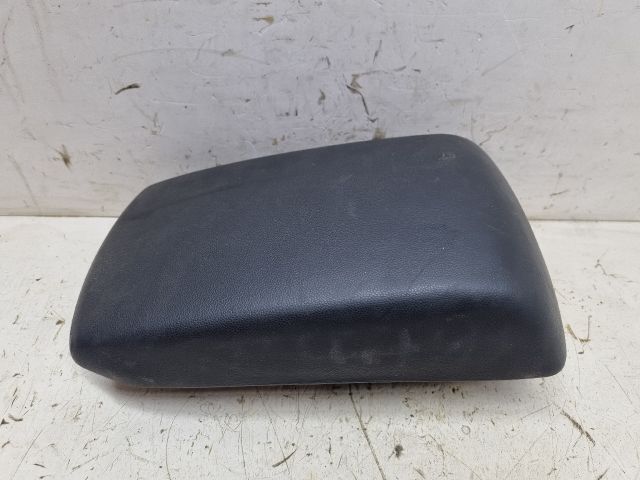 bontott MAZDA 3 Könyöklő