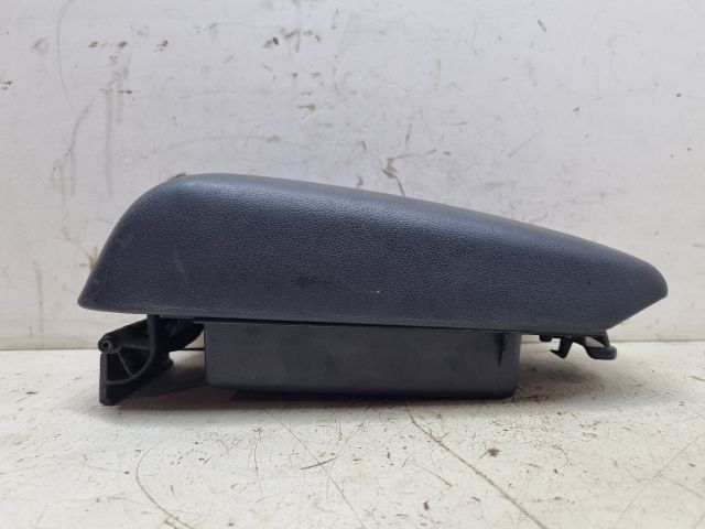 bontott MAZDA 3 Könyöklő