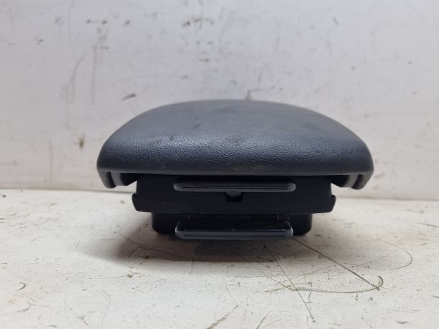 bontott MAZDA 3 Könyöklő