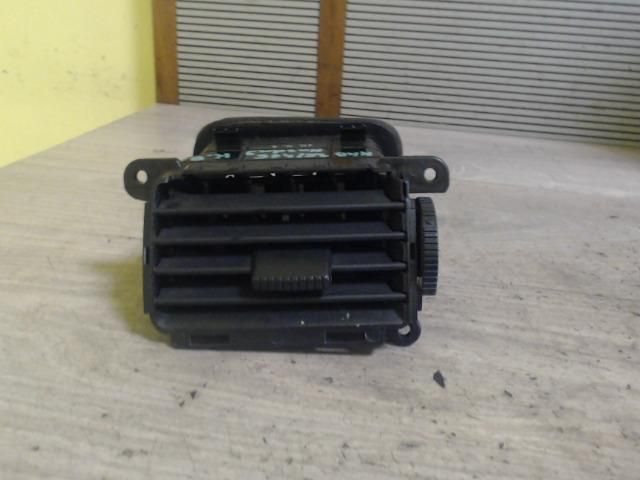 bontott MAZDA 3 Középső Bal Szellőző