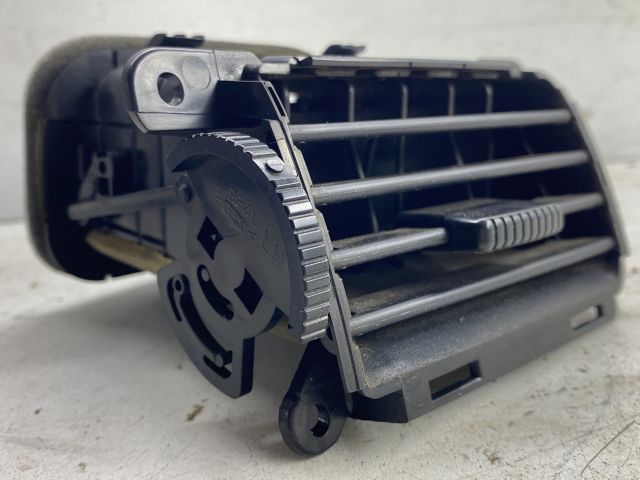 bontott MAZDA 3 Középső Bal Szellőző