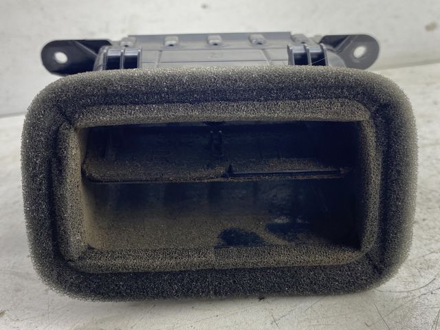 bontott MAZDA 3 Középső Jobb Szellőző