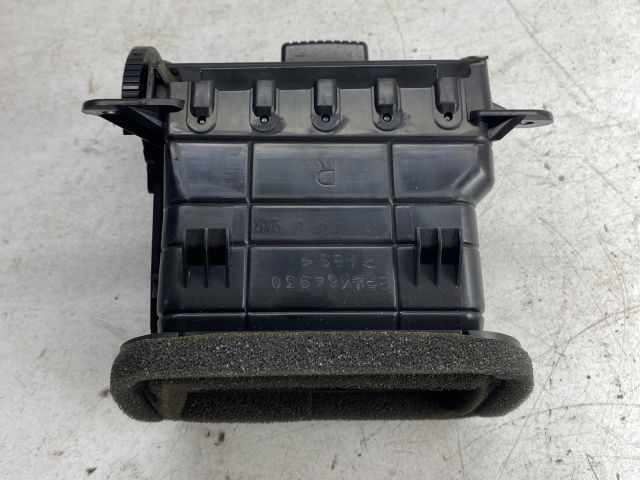 bontott MAZDA 3 Középső Jobb Szellőző