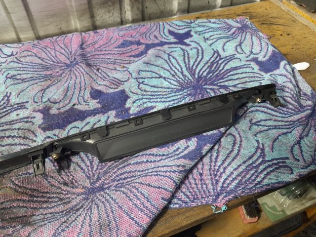 bontott MAZDA 3 Középső Műszerfal Díszléc