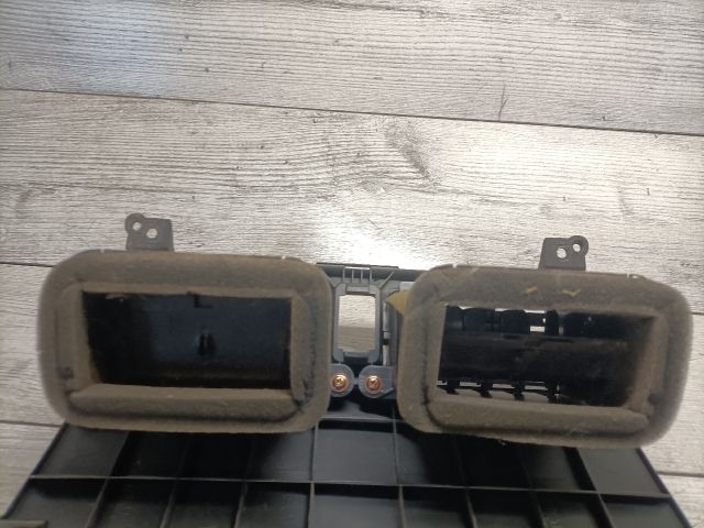 bontott MAZDA 3 Középső Szellőző