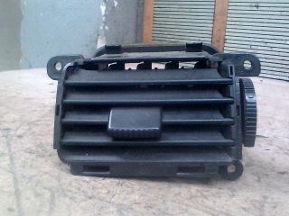 bontott MAZDA 3 Középső Szellőző