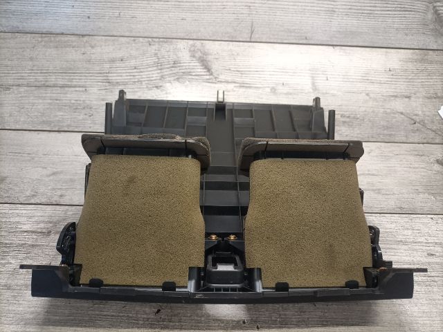 bontott MAZDA 3 Középső Szellőző