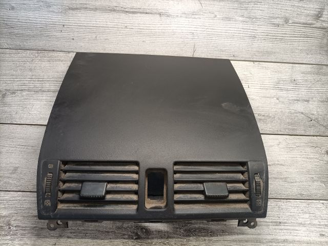 bontott MAZDA 3 Középső Szellőző