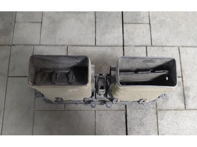 bontott MAZDA 3 Középső Szellőző