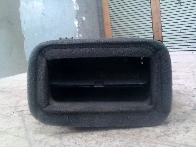 bontott MAZDA 3 Középső Szellőző