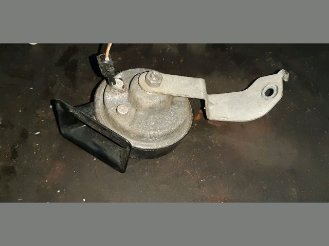 bontott MAZDA 3 Kürt