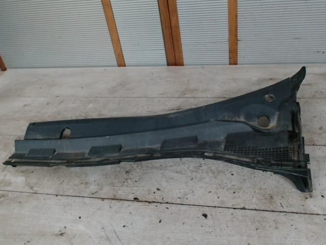 bontott MAZDA 3 Levélrács