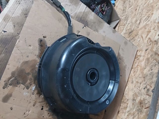 bontott MAZDA 3 Mélynyomó Hangszóró