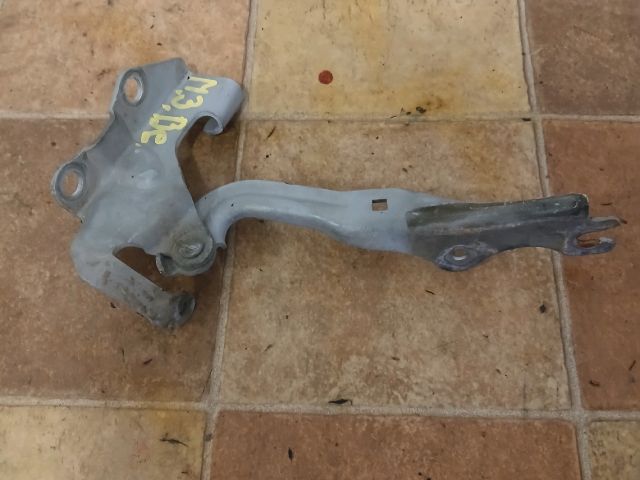 bontott MAZDA 3 Motorháztető Bal Zsanér