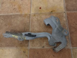 bontott MAZDA 3 Motorháztető Jobb Zsanér