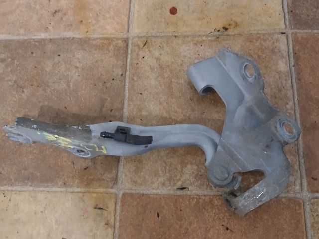 bontott MAZDA 3 Motorháztető Jobb Zsanér