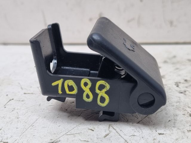 bontott MAZDA 3 Motorháztető Nyitó Kar / Gomb