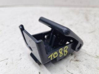 bontott MAZDA 3 Motorháztető Nyitó Kar / Gomb