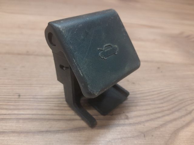 bontott MAZDA 3 Motorháztető Nyitó Kar / Gomb