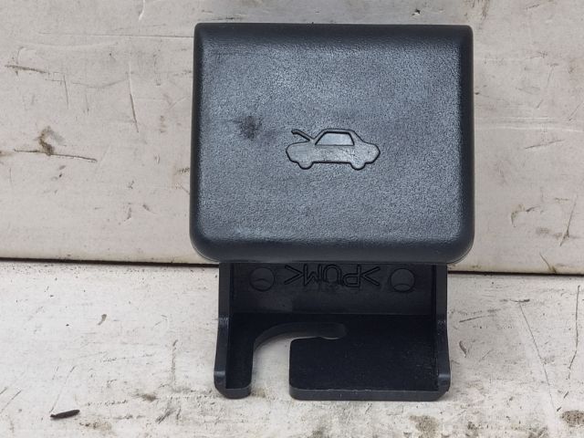 bontott MAZDA 3 Motorháztető Nyitó Kar / Gomb