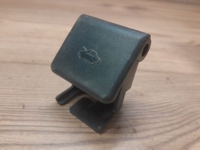 bontott MAZDA 3 Motorháztető Nyitó Kar / Gomb