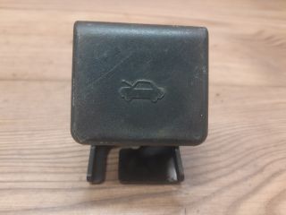 bontott MAZDA 3 Motorháztető Nyitó Kar / Gomb