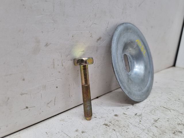 bontott MAZDA 3 Pótkerék Rögzítő