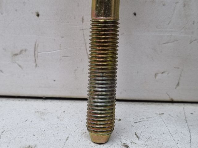 bontott MAZDA 3 Pótkerék Rögzítő