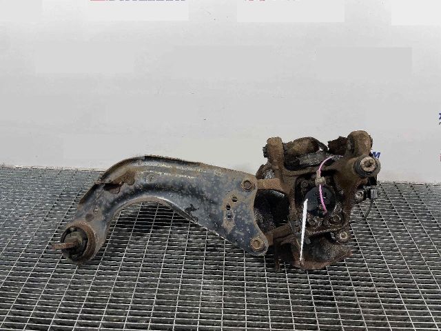 bontott MAZDA 3 Bal hátsó Csonkállvány