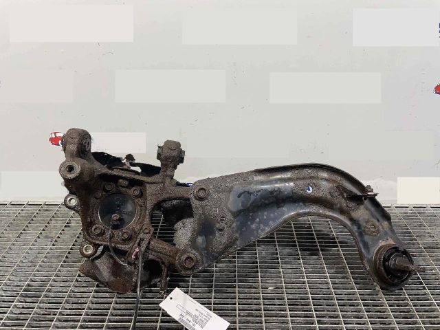 bontott MAZDA 3 Bal hátsó Csonkállvány