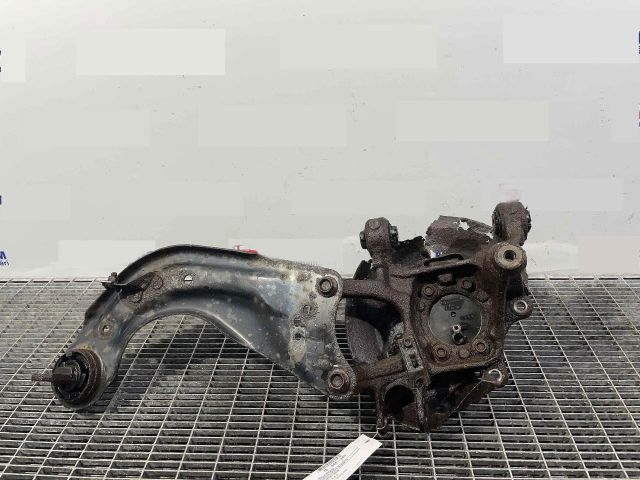 bontott MAZDA 3 Jobb hátsó Csonkállvány