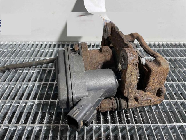 bontott MAZDA 3 Jobb hátsó Féknyereg Munkahengerrel