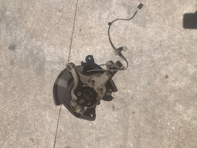 bontott MAZDA 3 Bal első Csonkállvány Kerékaggyal