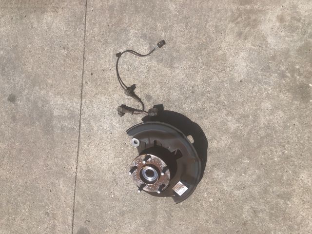 bontott MAZDA 3 Bal első Csonkállvány Kerékaggyal