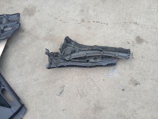 bontott MAZDA 3 Szélvédő Alatti Műanyag Elem