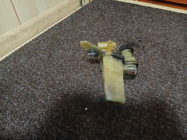 bontott MAZDA 3 Szervóolaj Tartály