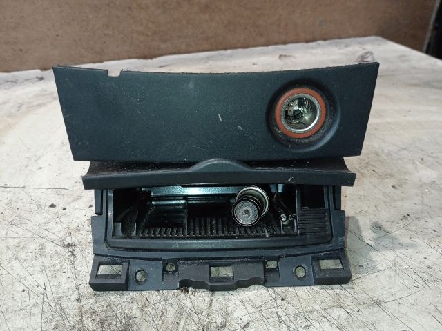 bontott MAZDA 3 Szivargyújtó Aljzat