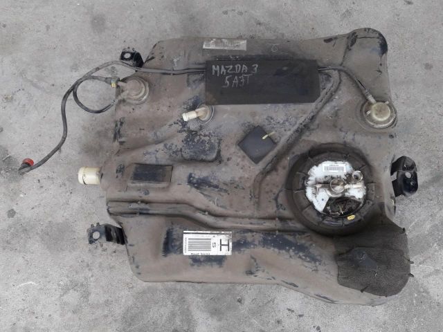 bontott MAZDA 3 Tank