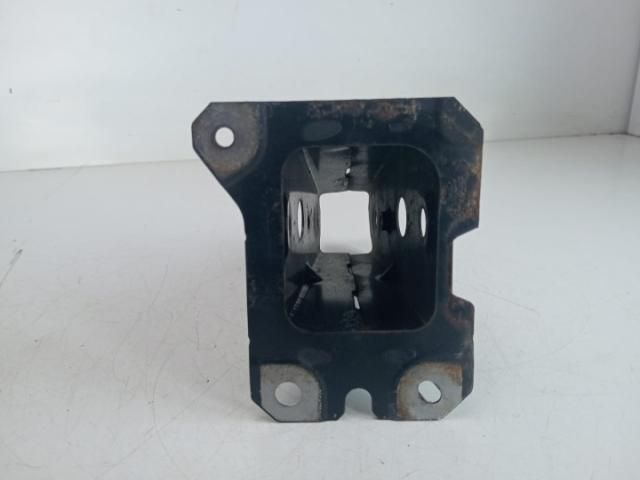 bontott MAZDA 3 Tartó Bak