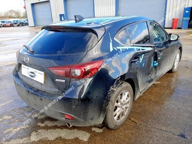 bontott MAZDA 3 Tolatókamera