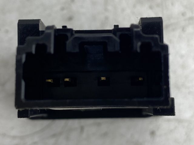 bontott MAZDA 3 Vészvillogó Kapcsoló