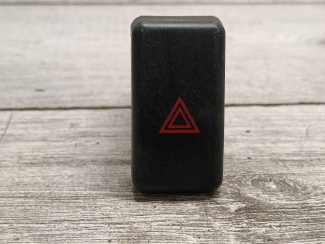 bontott MAZDA 3 Vészvillogó Kapcsoló