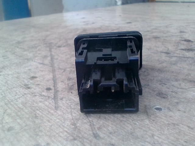 bontott MAZDA 3 Vészvillogó Kapcsoló