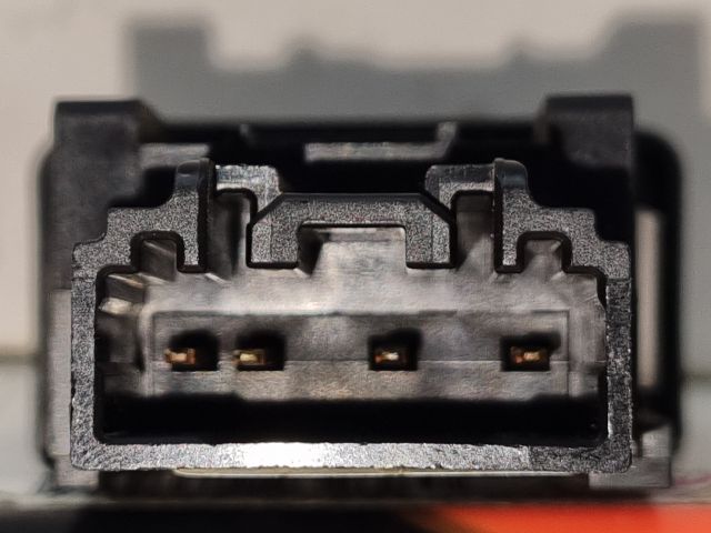 bontott MAZDA 3 Vészvillogó Kapcsoló