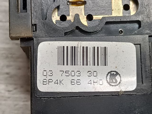 bontott MAZDA 3 Vészvillogó Kapcsoló