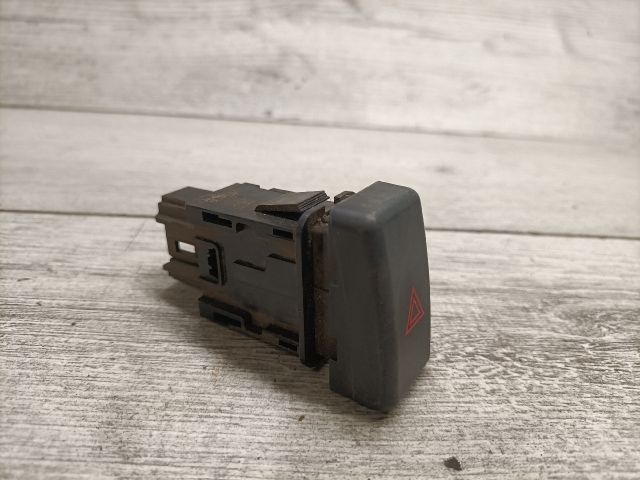 bontott MAZDA 3 Vészvillogó Kapcsoló