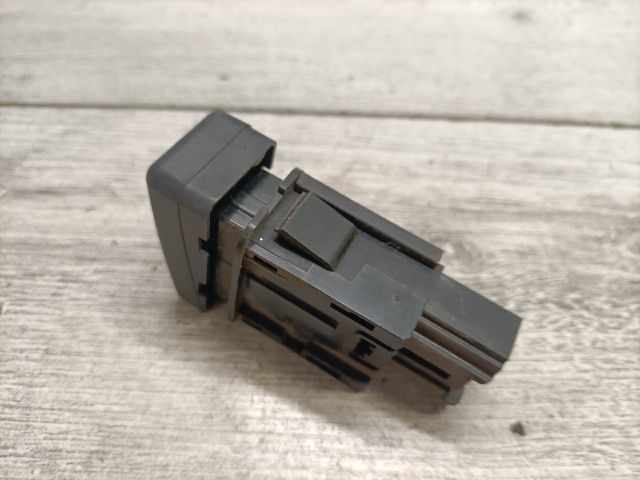 bontott MAZDA 3 Vészvillogó Kapcsoló