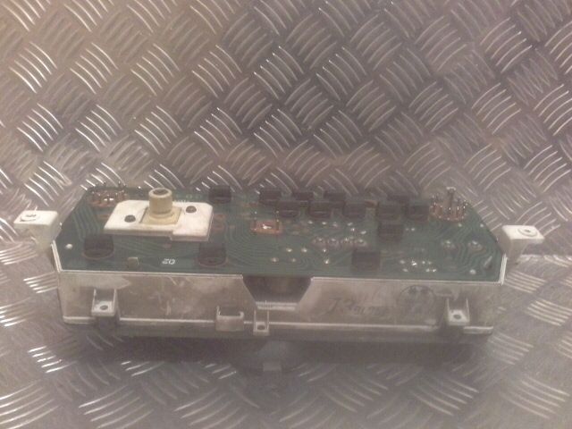 bontott MAZDA 323 Kilométeróra