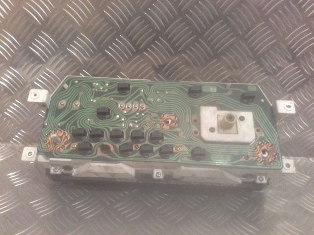 bontott MAZDA 323 Kilométeróra