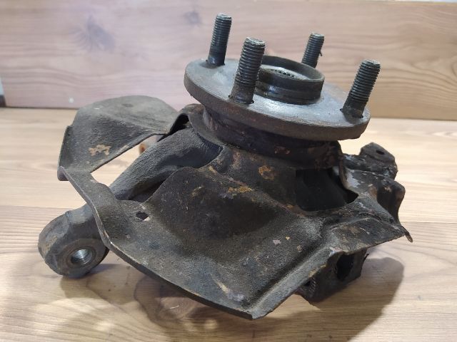 bontott MAZDA 323 Jobb első Csonkállvány Kerékaggyal